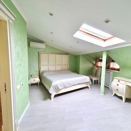 Роскошная Двухуровневая Квартира Luxurious Duplex Apartment เยเรวาน ภายนอก รูปภาพ