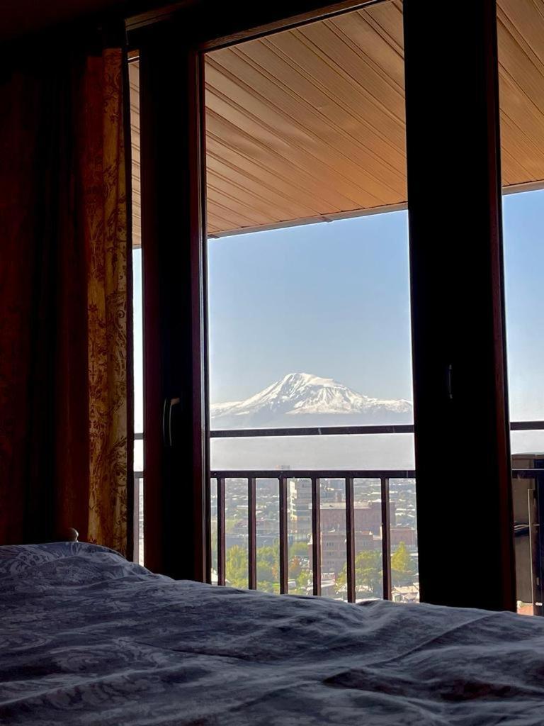 Роскошная Двухуровневая Квартира Luxurious Duplex Apartment เยเรวาน ภายนอก รูปภาพ