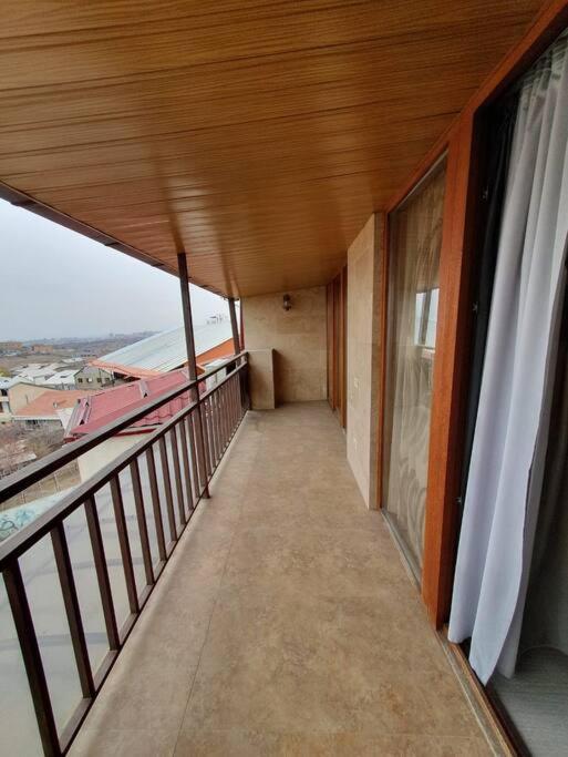 Роскошная Двухуровневая Квартира Luxurious Duplex Apartment เยเรวาน ภายนอก รูปภาพ